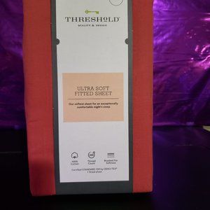 THRESHOLD 300 TC ULTRA SOFT FITTED SHEETS-RED ORAN